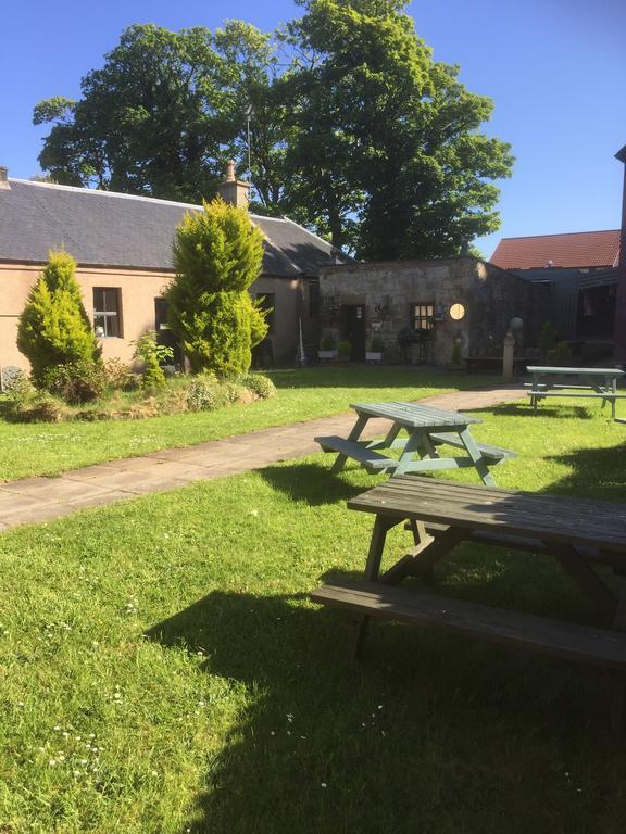 The Retreat Castle Bonnyrigg Exterior foto